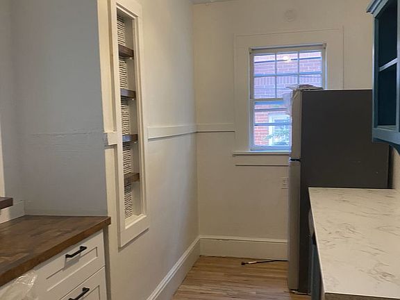5th image of 7 Murdock Ave #2