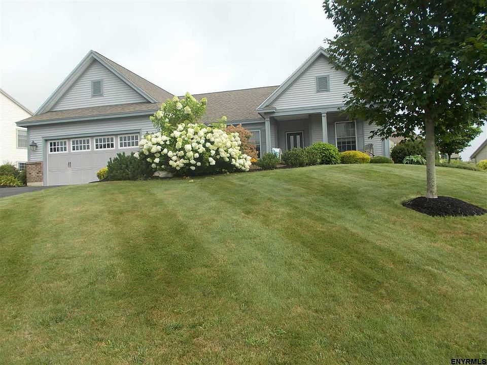1st image of 28 Sheldon Dr