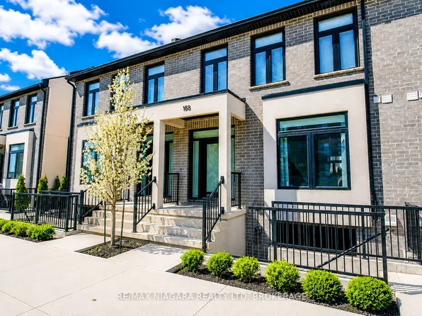 153 Summersides Blvd, Fonthill, ON L0S 1E6