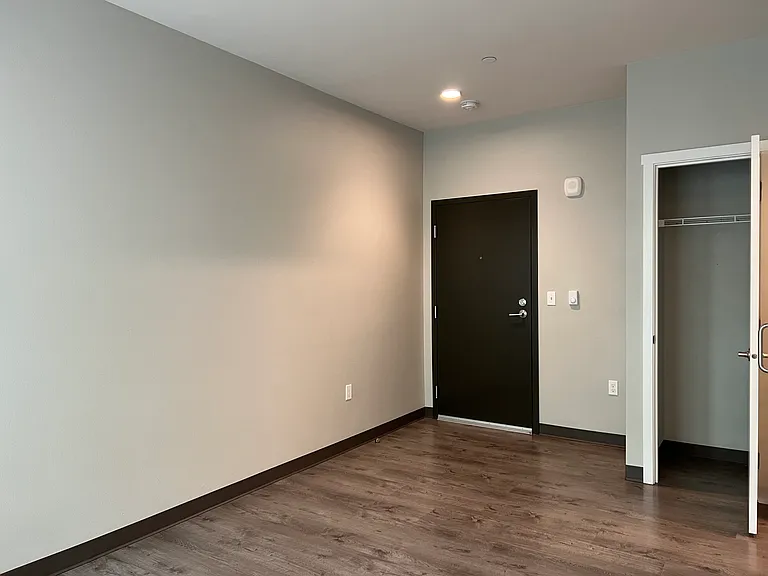 4029 Rainier Ave — Photo 57