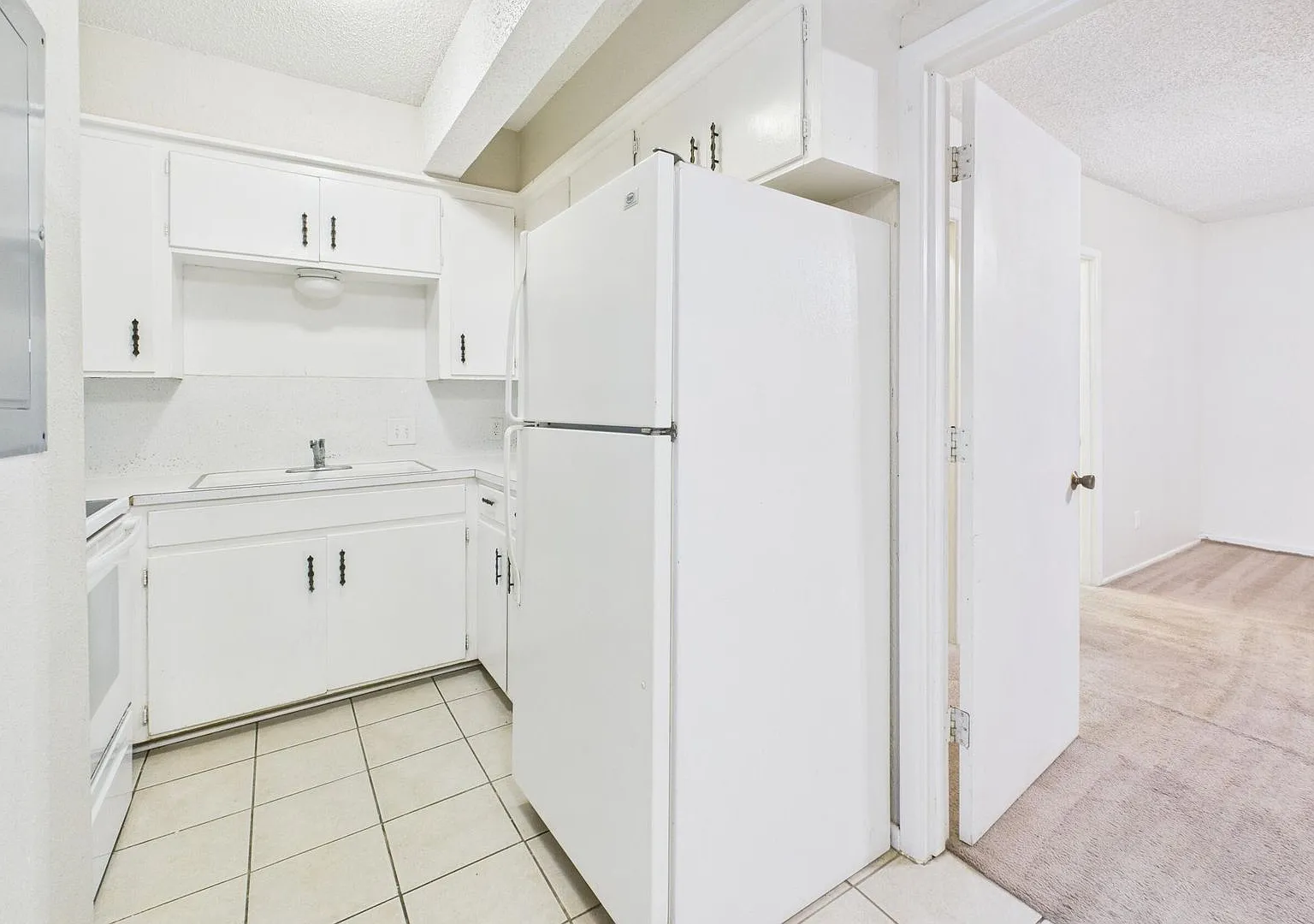 Cozy 1 Bedroom Apartment — Photo 1