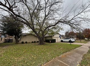 7536 Circle Dr, North Richland Hills, TX 76180
