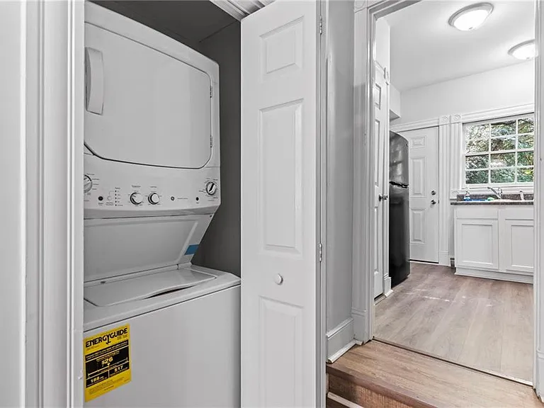 2105 E Broad St #A — Photo 15