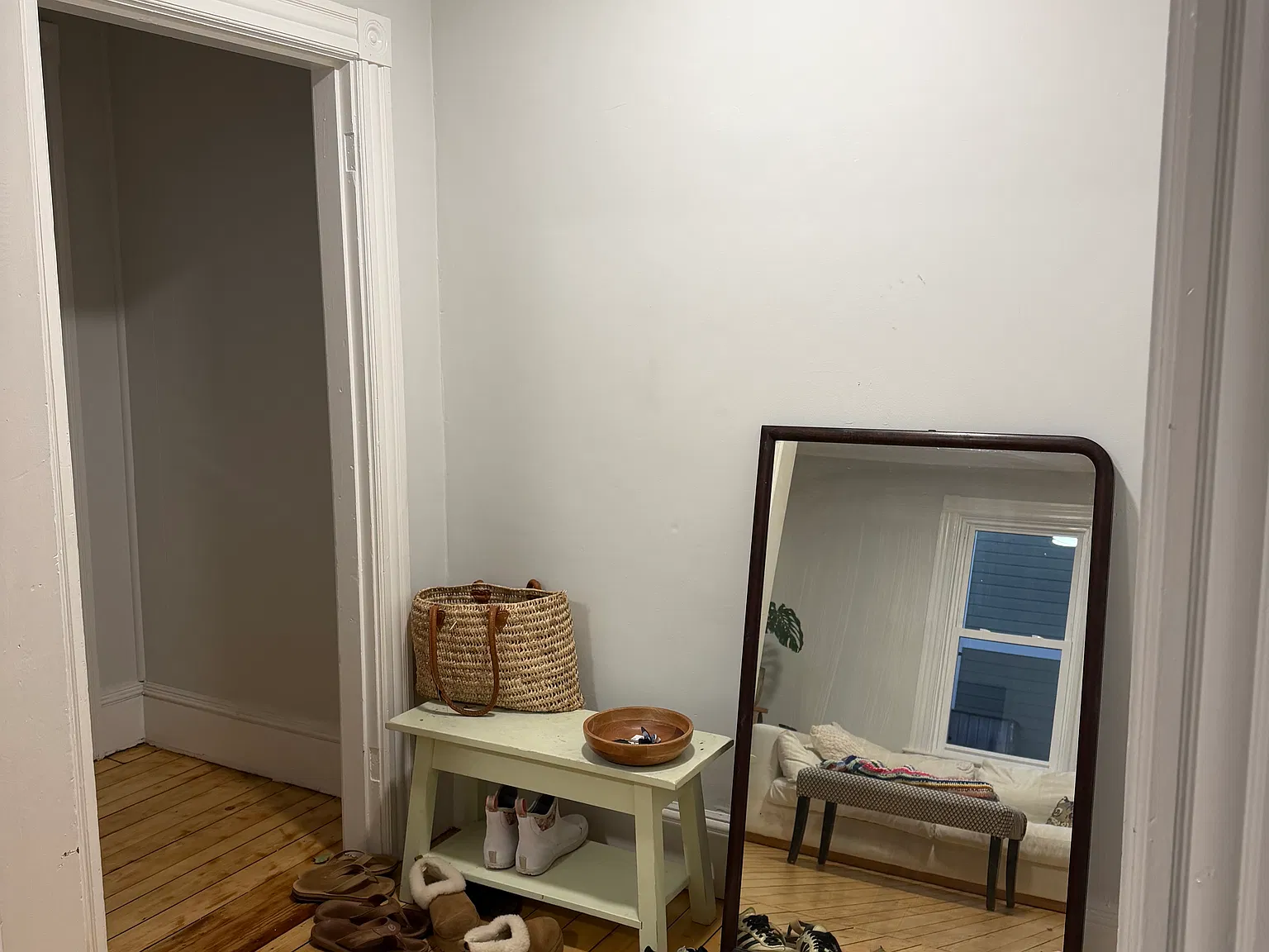2 bed, 1000 sqft, $2,400 — Photo 3