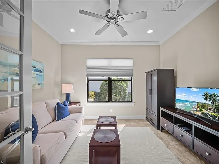 9361 Terresina Dr — Photo 13