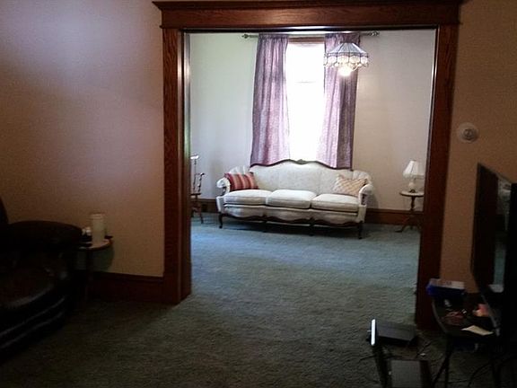 5th image of 904 Grandview Ave