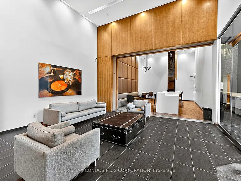 1030 King St W #1205 — Photo 28