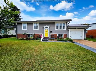 904 Mossman Cir, Point Pleasant, WV 25550