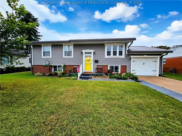 904 Mossman Cir, Point Pleasant, WV 25550