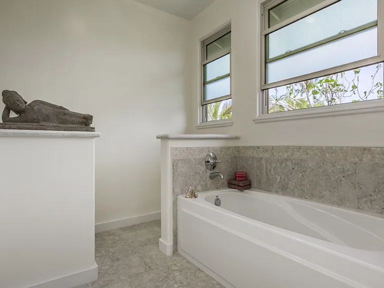 1242 Aalapapa Dr — Photo 11