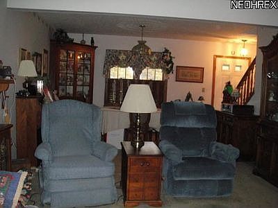 4th image of 421 Hickory Ln