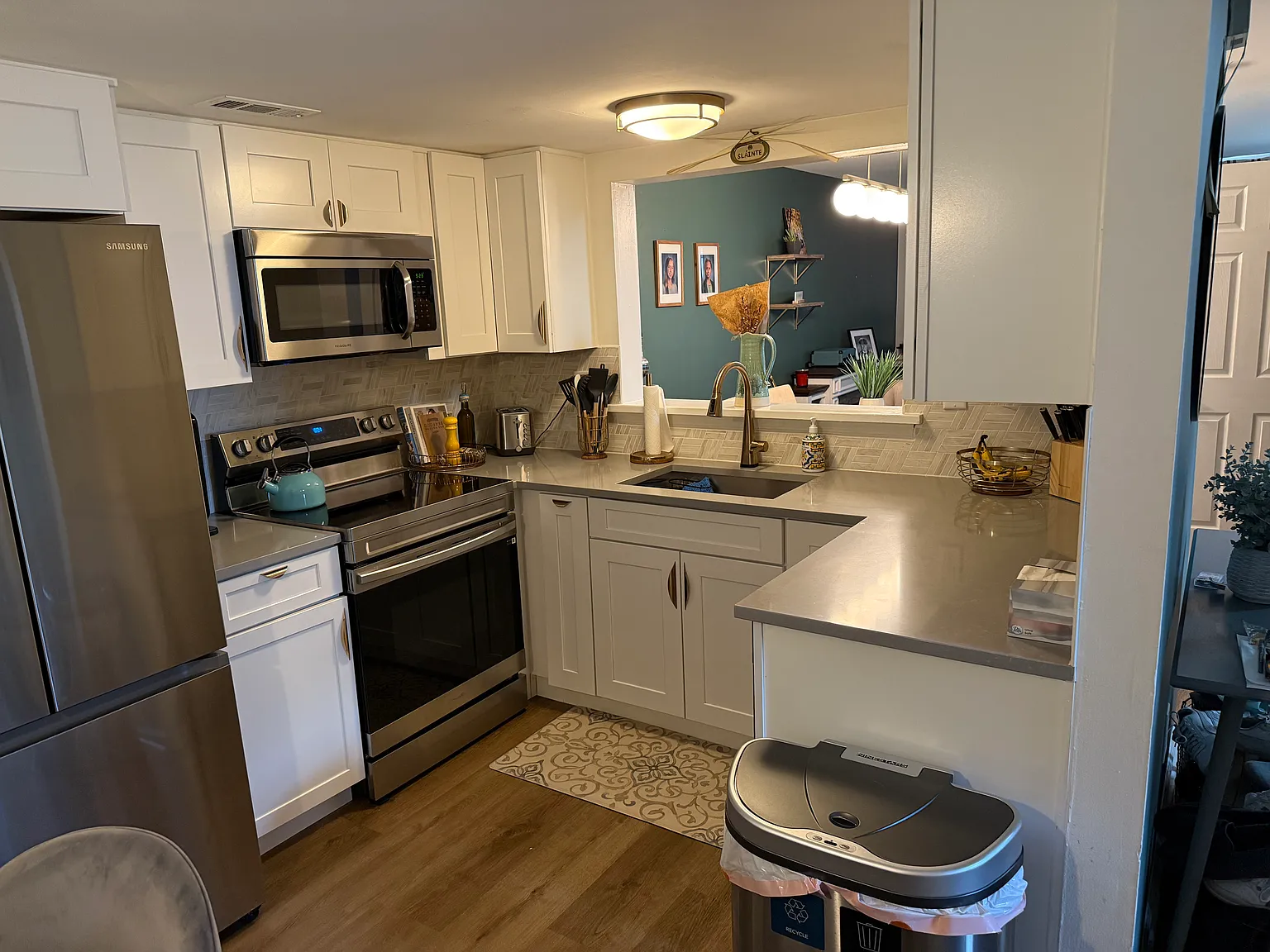 22 Van Horn Pl — Photo 2