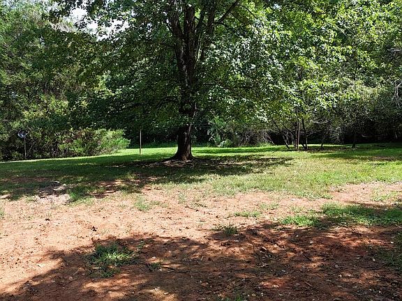 4th image of 3940 Bear Creek Rd