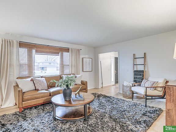 4th image of 920 Oxford Cir