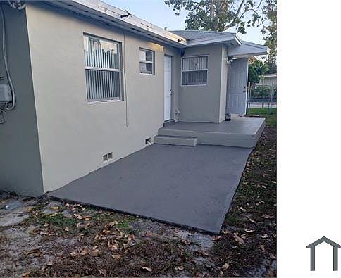 2nd image of 925 38th St
