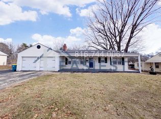 7617 Antioch Rd, Overland Park, KS 66204