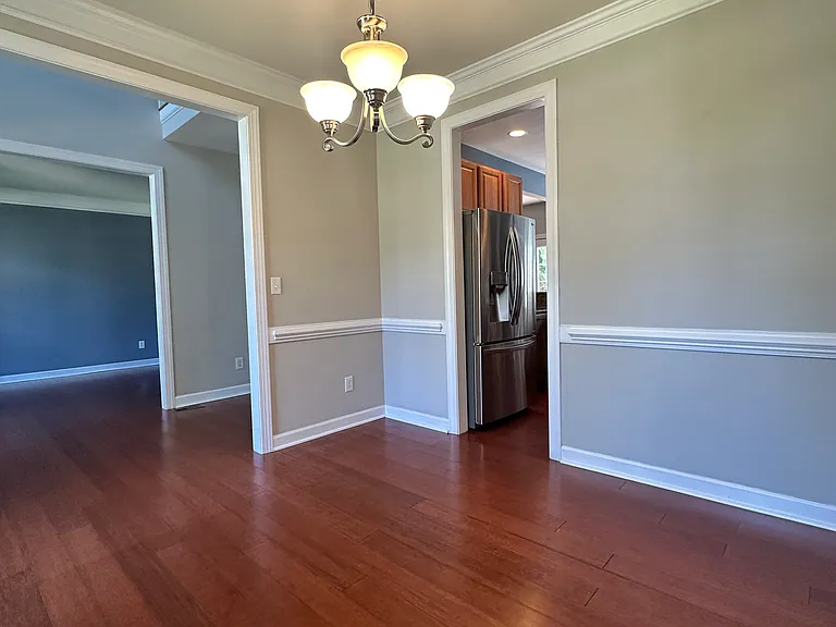 717 Bluffcreek Dr — Photo 5