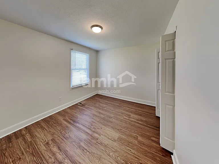 836 Orwell St — Photo 18
