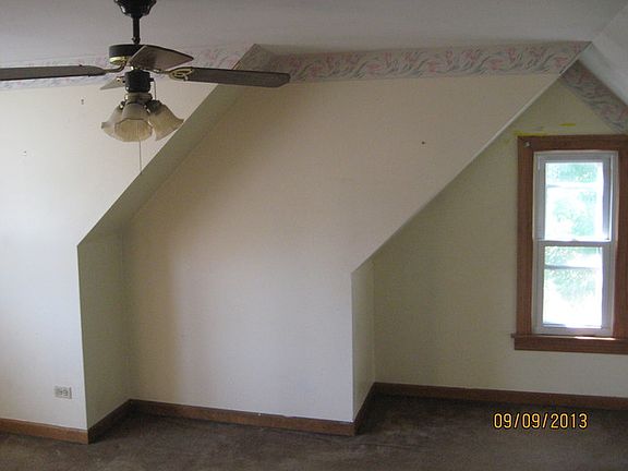 4th image of 10711 Wrightwood Ave