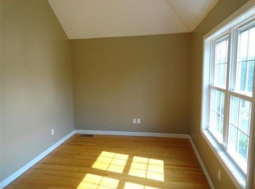 4th image of 71 Brightridge Ave