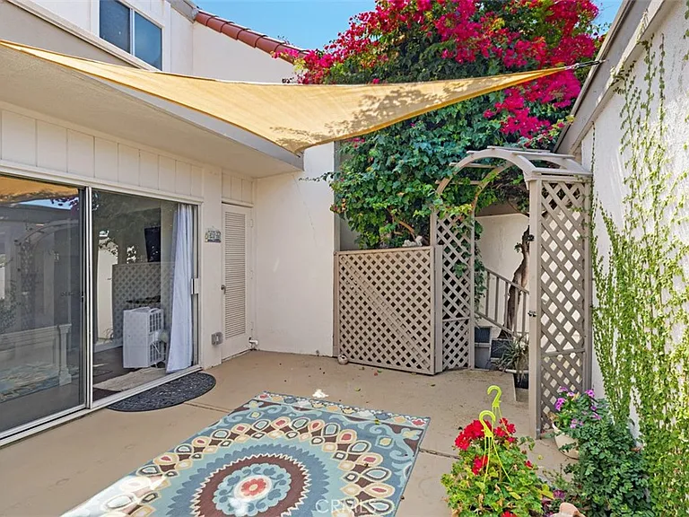 712 Calle Divino — Photo 42