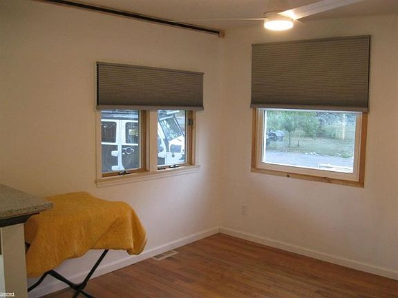 4th image of 46706 Vineyard Ave