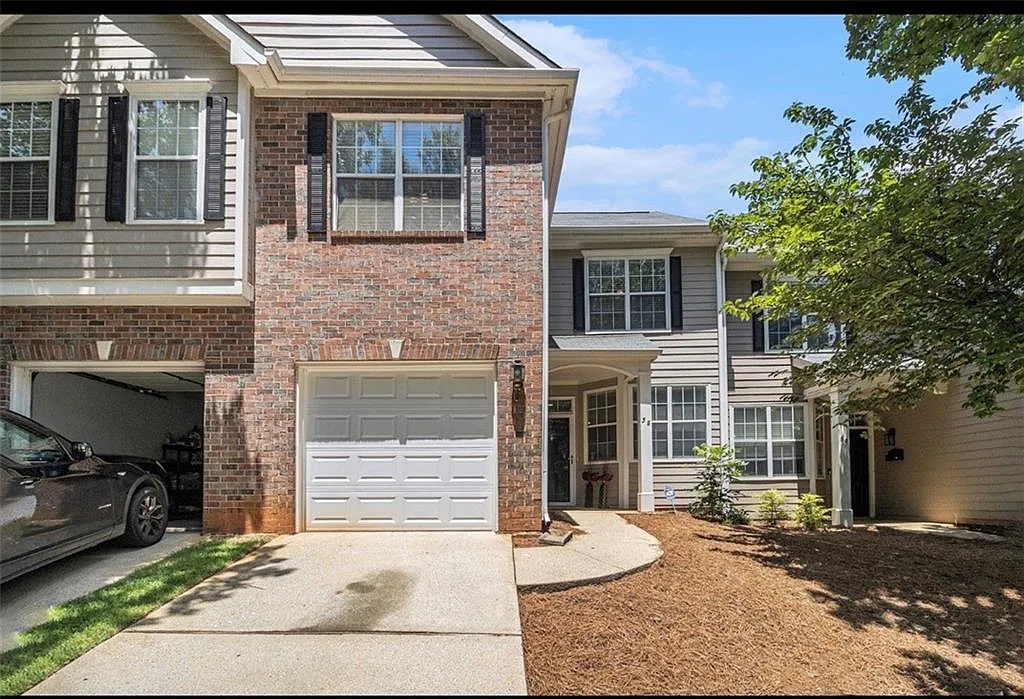 3 bed, 2.5 bath, 1220 sqft, $3,100 — Photo 3
