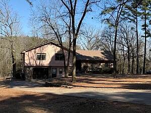 1st image of 320 N Sherman Cir