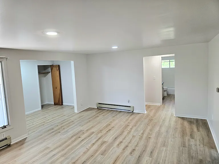8942 Delwood Dr — Photo 2