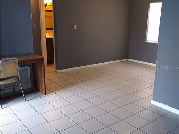 4th image of 4065 Queen Anne Dr