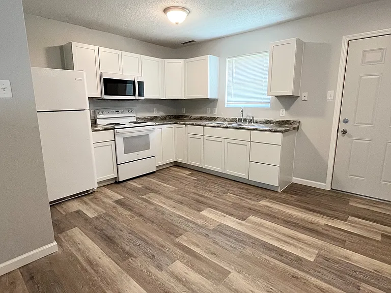 1423 Alonzo Pl — Photo 1
