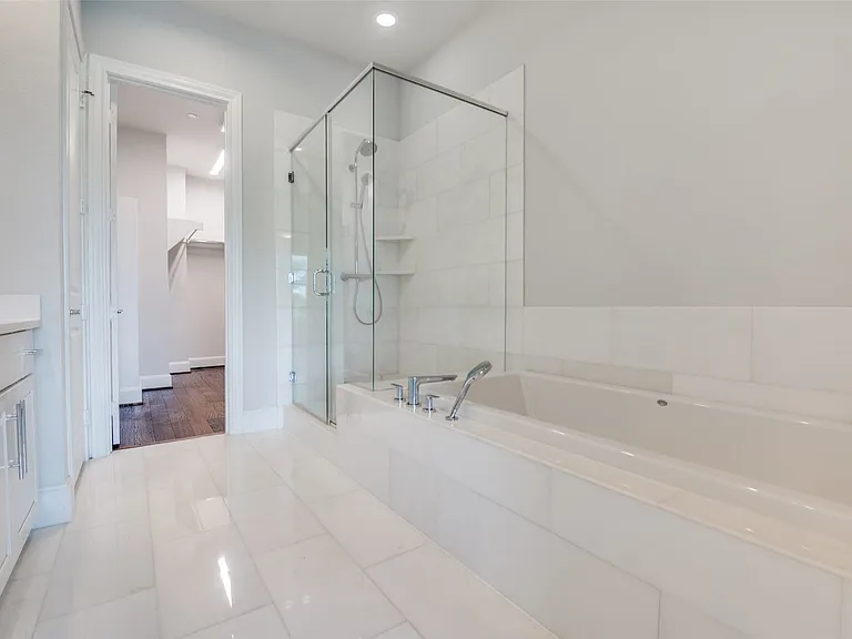 2262 Alterbrook Ln — Photo 23