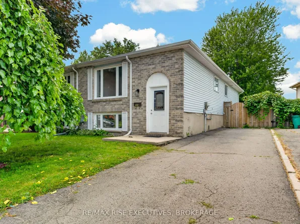 385 Melanie Ave, Kingston, ON K7M 8B2