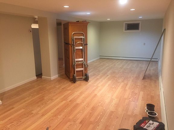 5th image of 8 Haynes Ave