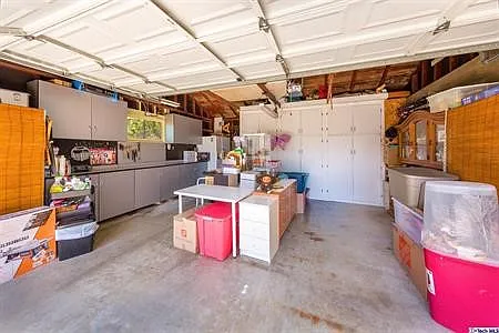 107 E Kenneth Rd — Photo 10