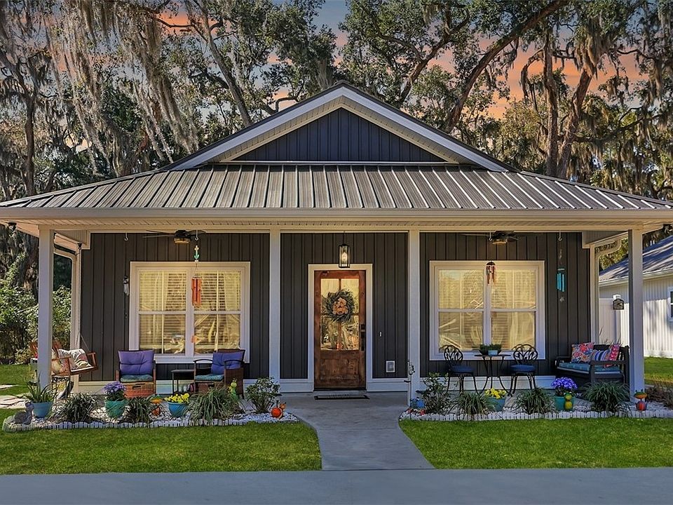 1st image of 1130 Fishermans Lodge Rd NE