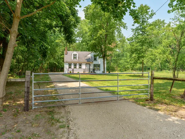 10847 Miller Dr, Galesburg, MI 49053