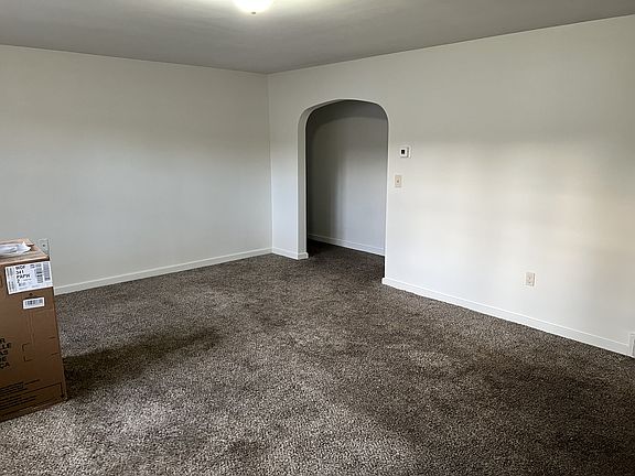 4th image of 319 E Lincoln Ave