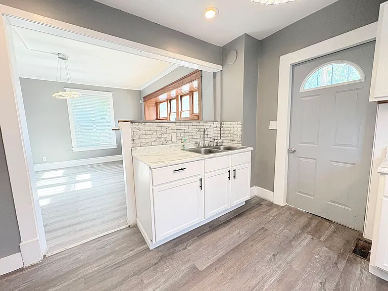 328 Willard St — Photo 5