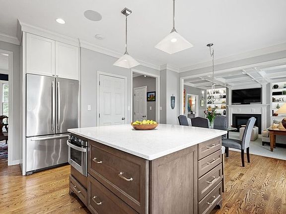 4th image of 3035 Willowbrook Dr