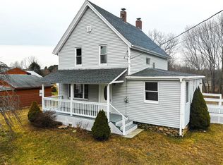 62 Church St, Bradford, RI 02808