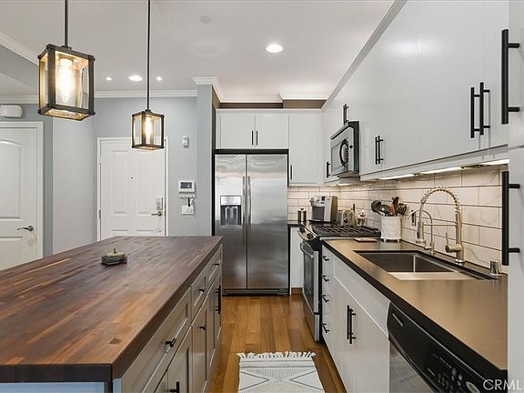 5th image of 1901 Victoria Ave #116