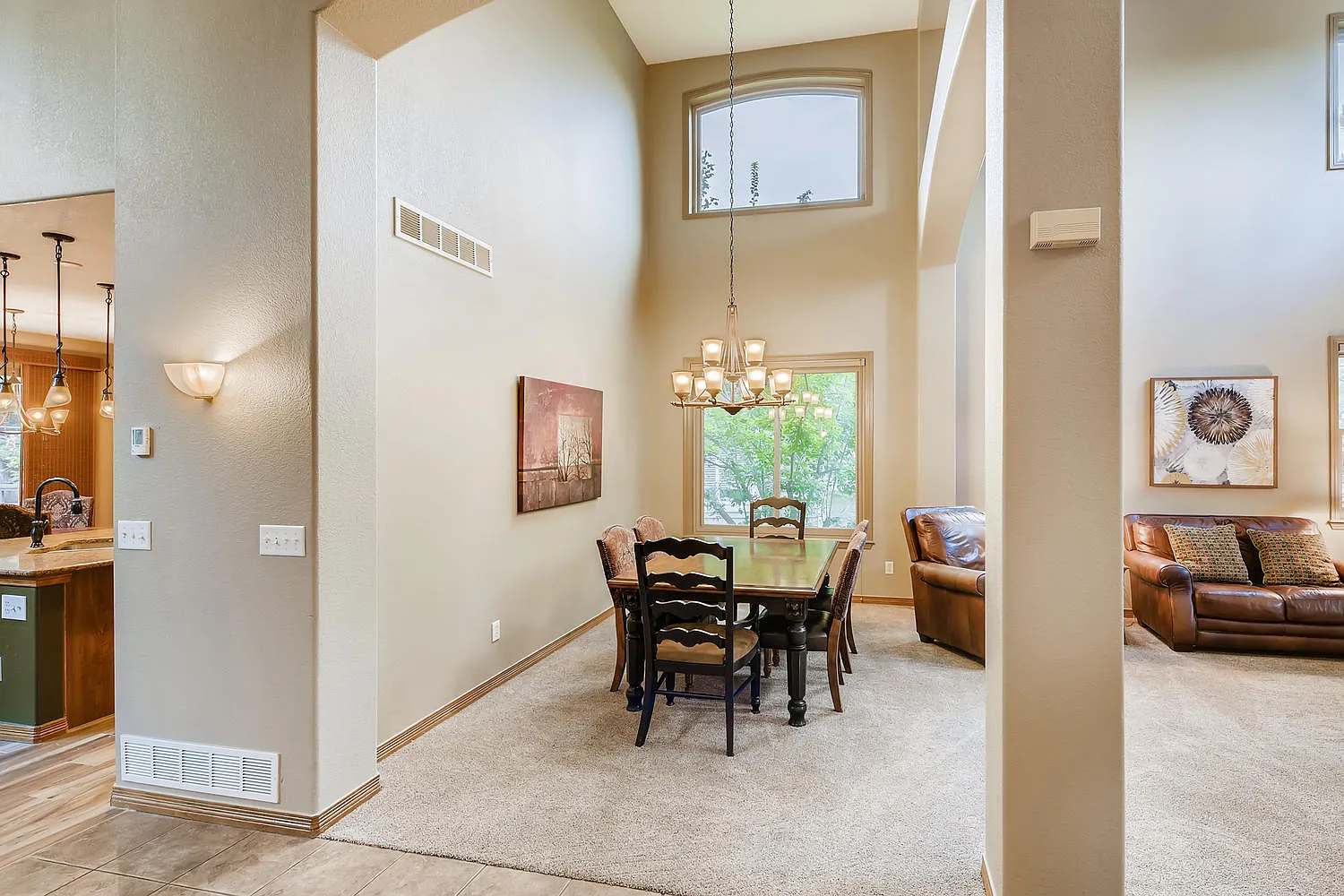 4 bed, 3282 sqft, $6,000 — Photo 4