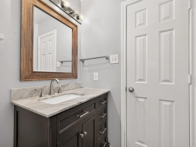202 N Vesper Bend Cir — Photo 36