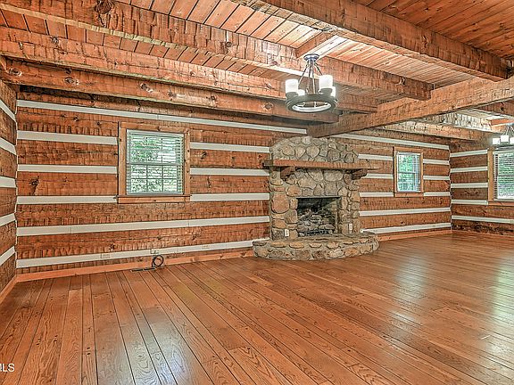 5th image of 375 Lick Hollow Rd