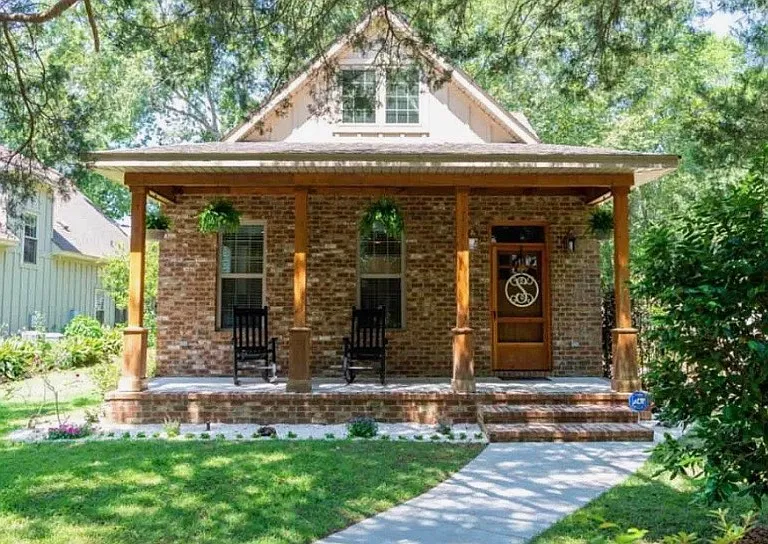 416 Azalea St — Photo 1