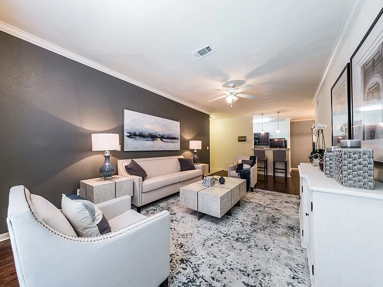 16631 Vance Jackson — Photo 17