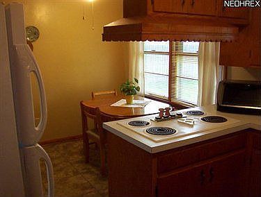 3rd image of 820 Edenridge Dr