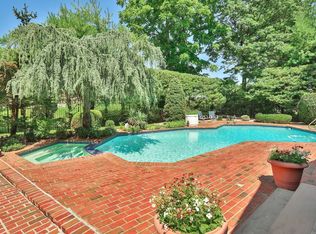 14 Regal Dr, New Rochelle, NY 10804