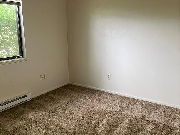 2458 S Victor St #E — Photo 9